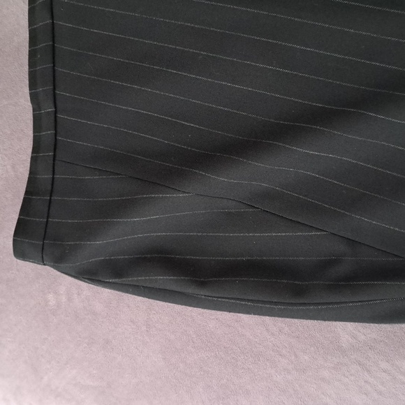 Judith and Charles black skirt - Picture 2 of 6